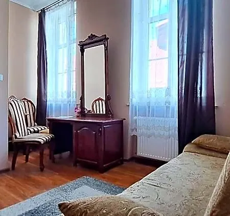 Gosciniec & 3*